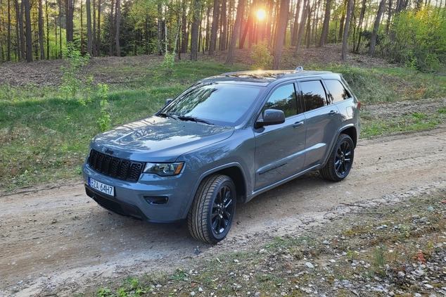 Jeep Grand Cherokee cena 131000 przebieg: 40000, rok produkcji 2021 z Obrzycko małe 379
